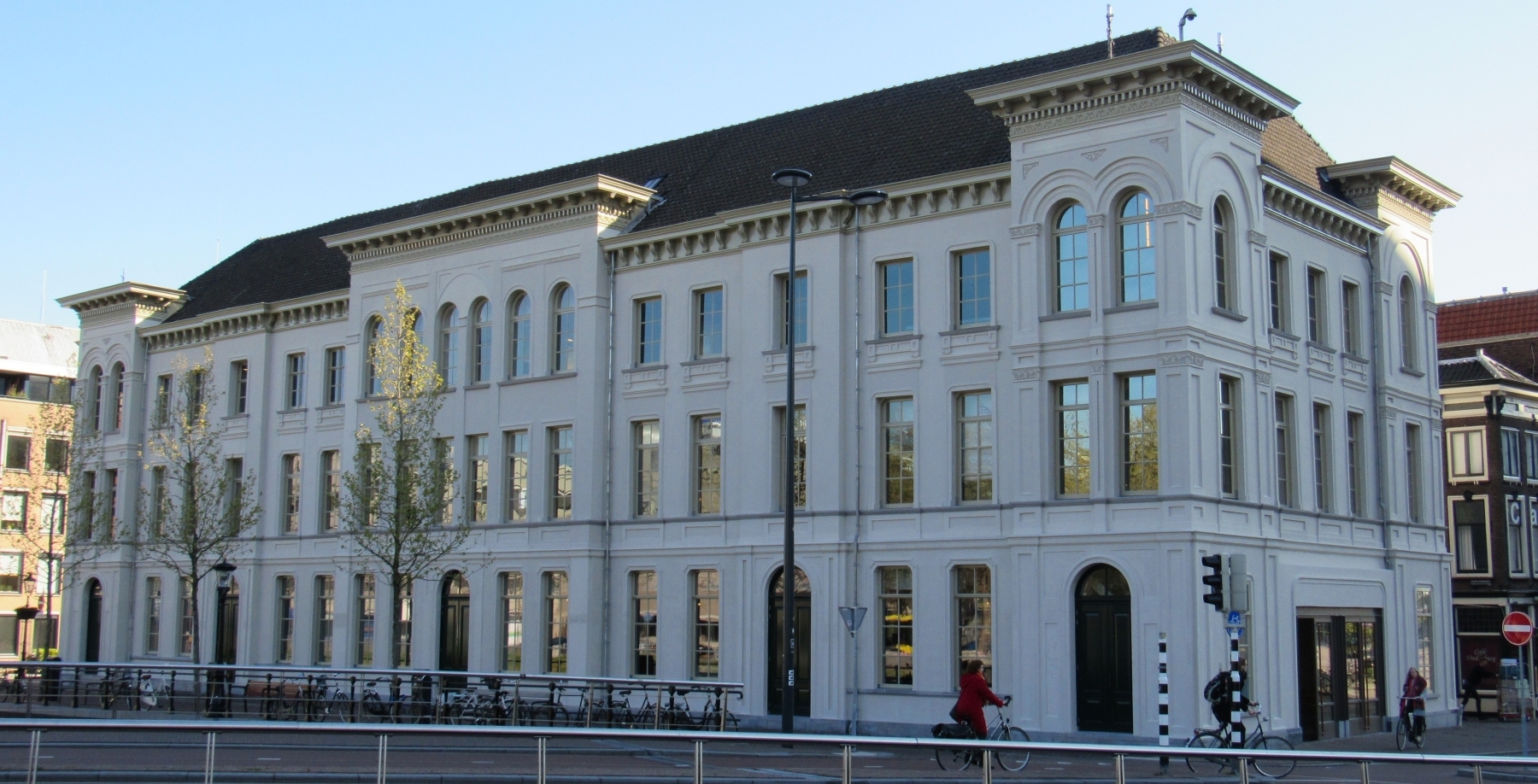 Schildewerk aan Rijksmonument in Utrecht